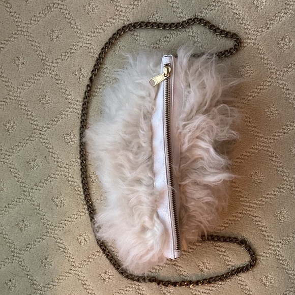 Stacy Kessler sheepskin chain link crossbody bag - Picture 2 of 4